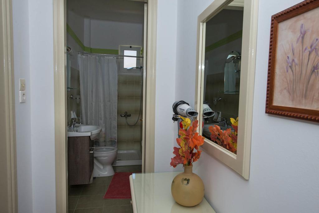 Matrona Apartments Poros Town Exterior photo